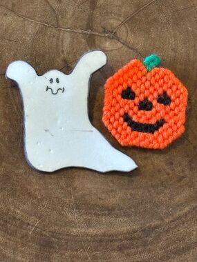 Vintage Halloween Brooch Set • Handmade Ghost & Plastic Canvas Pumpkin Pins